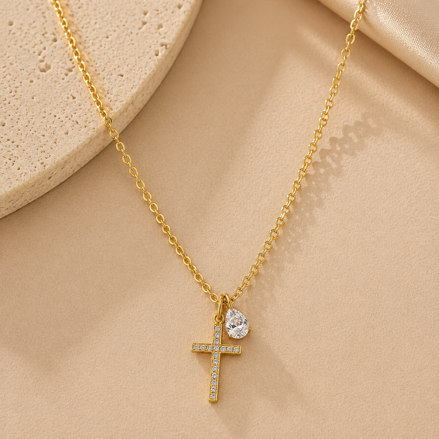 Valesstra pendant and chain necklaces