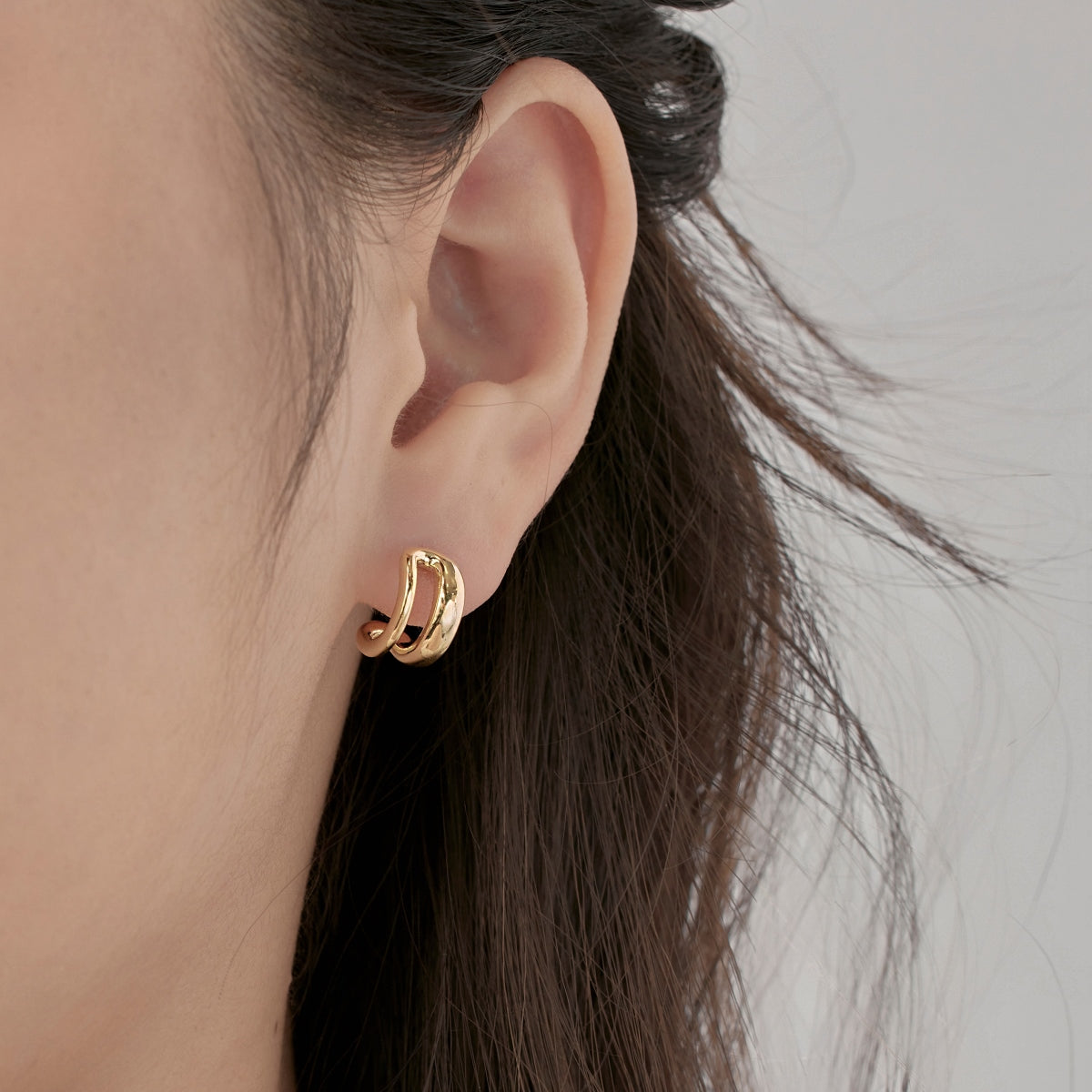 Aretes de Botón Curvos