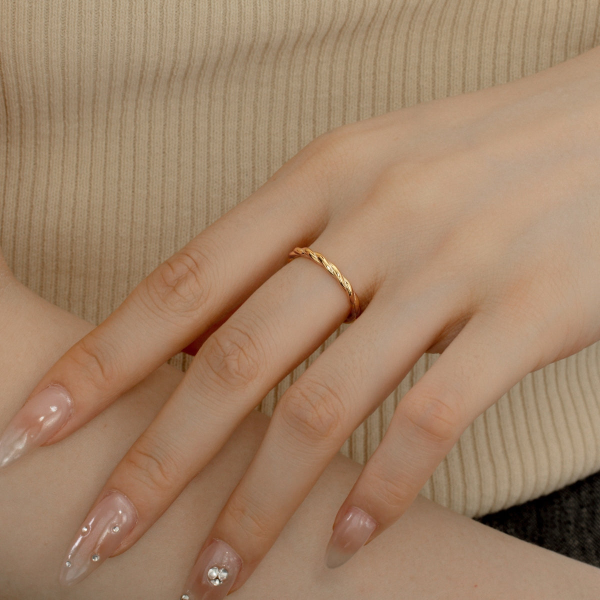 Anillo Banda de Cuerda Trenzada