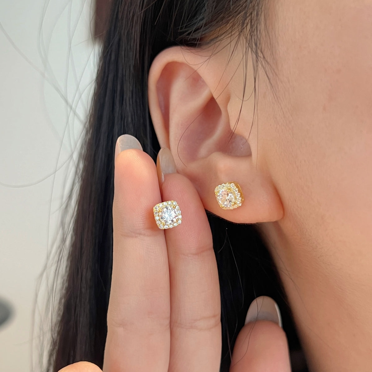 Aretes de Botón con Halo