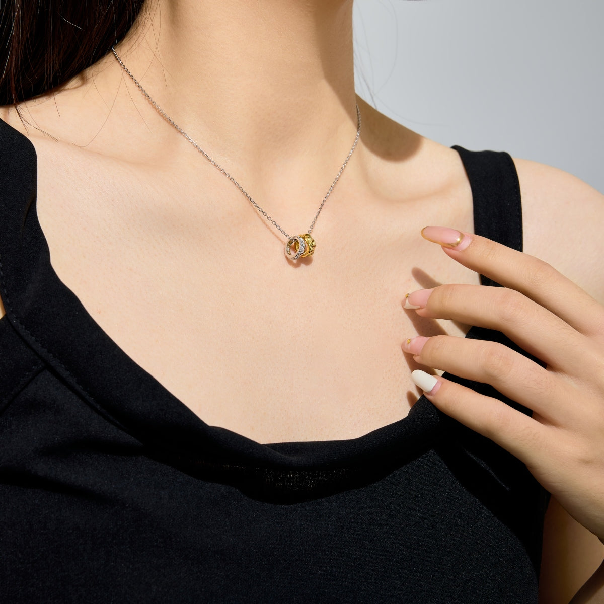 Two Tone Pendant Necklace