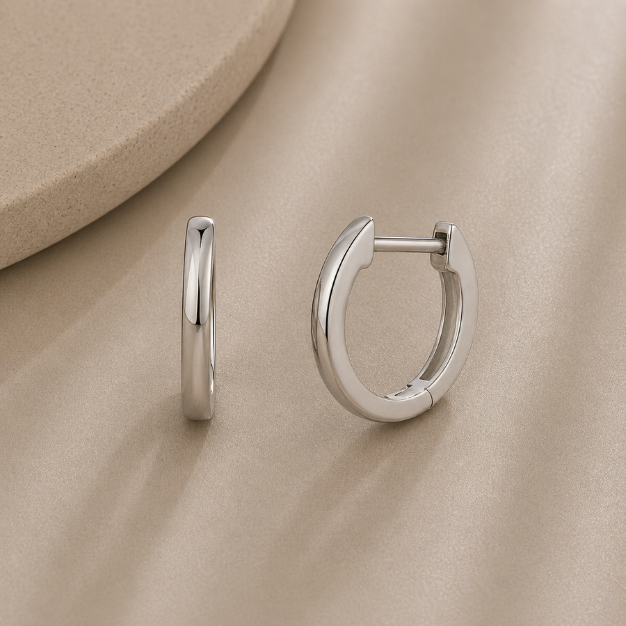 Valesstra huggie earrings